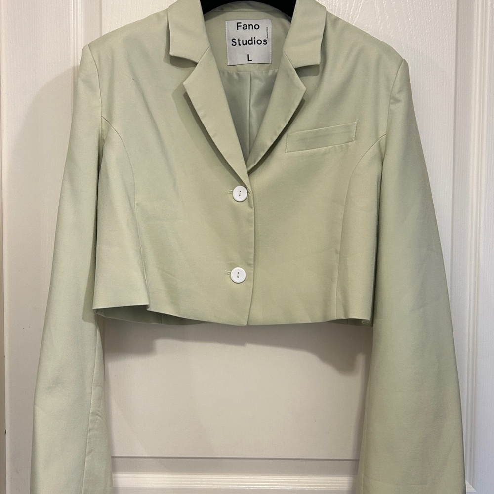 Women's Cream Cropped Jacket